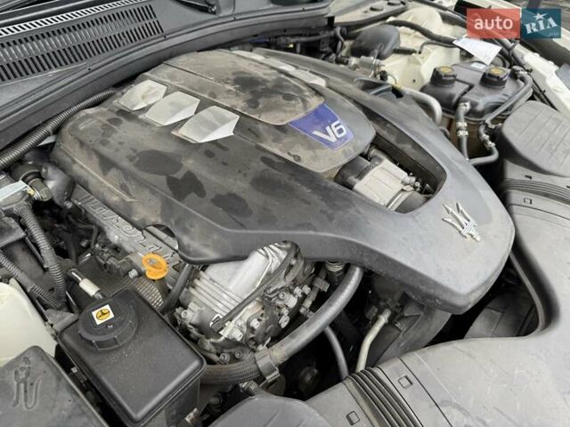 Белый Мазерати Кватропорте, объемом двигателя 2.98 л и пробегом 62 тыс. км за 29990 $, фото 87 на Automoto.ua