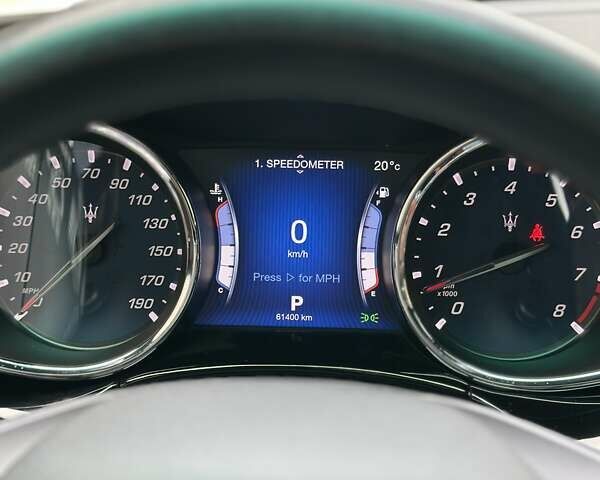 Белый Мазерати Кватропорте, объемом двигателя 2.98 л и пробегом 61 тыс. км за 28000 $, фото 33 на Automoto.ua