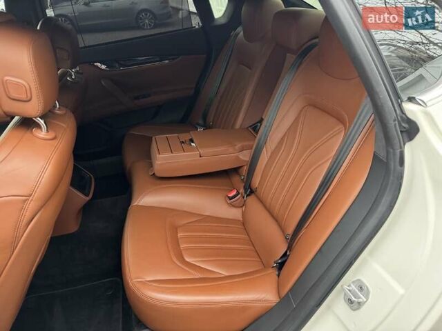 Белый Мазерати Кватропорте, объемом двигателя 2.98 л и пробегом 62 тыс. км за 29990 $, фото 69 на Automoto.ua