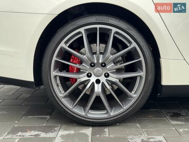 Белый Мазерати Кватропорте, объемом двигателя 2.98 л и пробегом 62 тыс. км за 29990 $, фото 16 на Automoto.ua