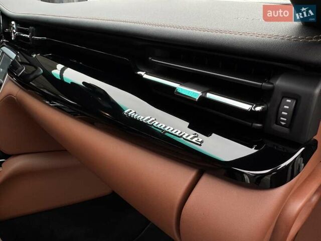 Белый Мазерати Кватропорте, объемом двигателя 2.98 л и пробегом 62 тыс. км за 29990 $, фото 83 на Automoto.ua