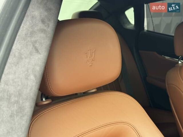 Белый Мазерати Кватропорте, объемом двигателя 2.98 л и пробегом 62 тыс. км за 29990 $, фото 80 на Automoto.ua