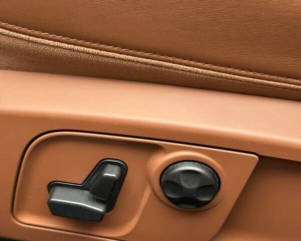 Белый Мазерати Кватропорте, объемом двигателя 2.98 л и пробегом 61 тыс. км за 28000 $, фото 43 на Automoto.ua