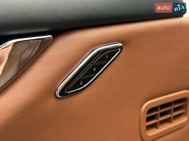 Белый Мазерати Кватропорте, объемом двигателя 2.98 л и пробегом 62 тыс. км за 29990 $, фото 26 на Automoto.ua