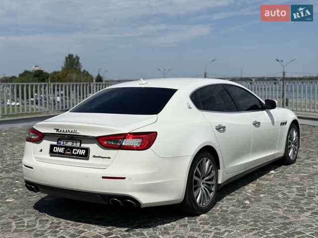 Білий Мазераті Quattroporte, об'ємом двигуна 2.98 л та пробігом 137 тис. км за 27999 $, фото 7 на Automoto.ua