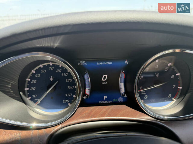 Білий Мазераті Quattroporte, об'ємом двигуна 2.98 л та пробігом 137 тис. км за 27999 $, фото 41 на Automoto.ua