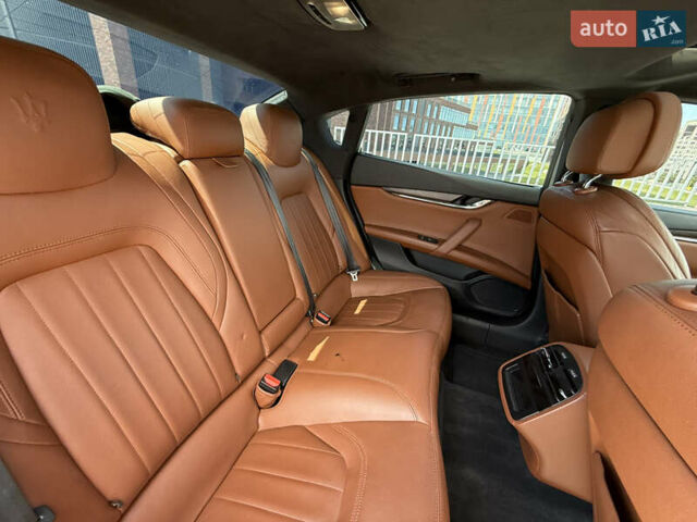 Білий Мазераті Quattroporte, об'ємом двигуна 2.98 л та пробігом 137 тис. км за 27999 $, фото 30 на Automoto.ua