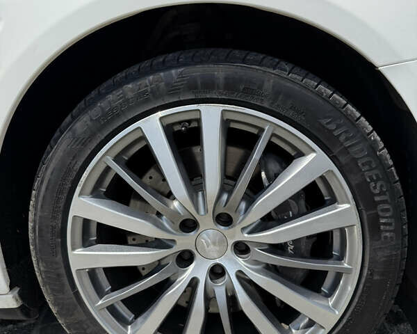 Білий Мазераті Quattroporte, об'ємом двигуна 2.98 л та пробігом 137 тис. км за 27999 $, фото 10 на Automoto.ua