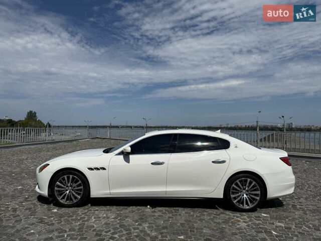 Білий Мазераті Quattroporte, об'ємом двигуна 2.98 л та пробігом 137 тис. км за 27999 $, фото 3 на Automoto.ua