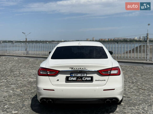 Білий Мазераті Quattroporte, об'ємом двигуна 2.98 л та пробігом 137 тис. км за 27999 $, фото 5 на Automoto.ua