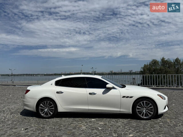 Білий Мазераті Quattroporte, об'ємом двигуна 2.98 л та пробігом 137 тис. км за 27999 $, фото 4 на Automoto.ua