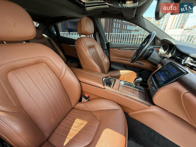 Білий Мазераті Quattroporte, об'ємом двигуна 2.98 л та пробігом 137 тис. км за 27999 $, фото 34 на Automoto.ua
