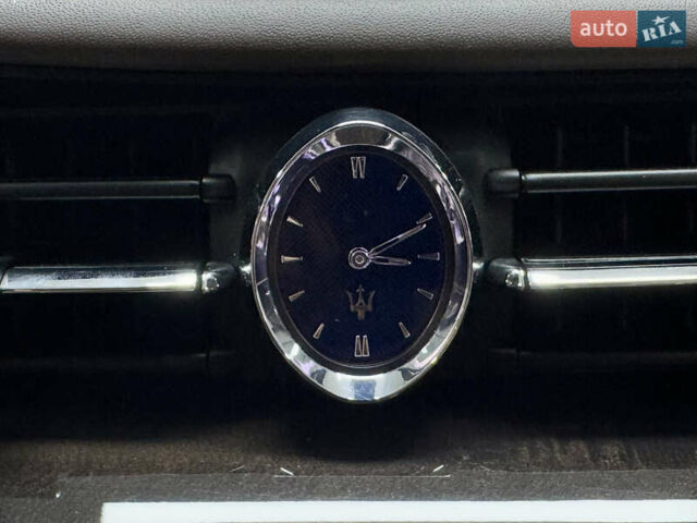 Бежевый Мазерати Кватропорте, объемом двигателя 2.98 л и пробегом 151 тыс. км за 30000 $, фото 66 на Automoto.ua