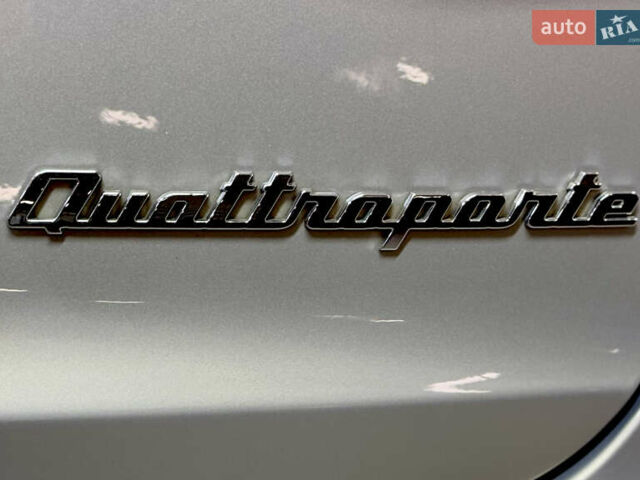 Бежевый Мазерати Кватропорте, объемом двигателя 2.98 л и пробегом 151 тыс. км за 30000 $, фото 29 на Automoto.ua