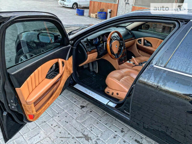 Чорний Мазераті Quattroporte, об'ємом двигуна 4.2 л та пробігом 52 тис. км за 17777 $, фото 8 на Automoto.ua