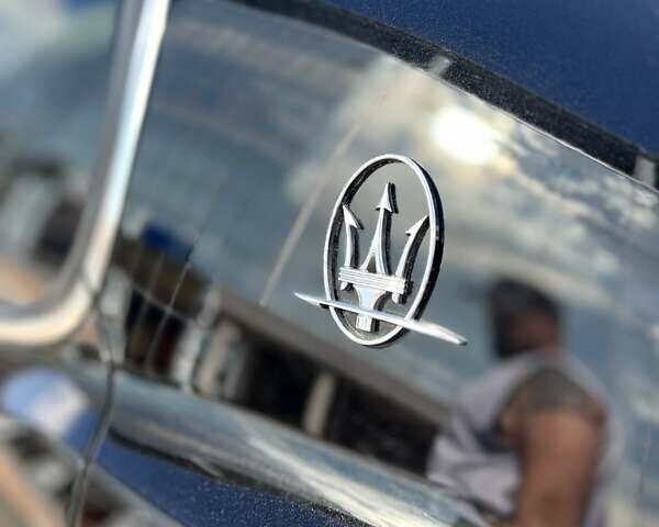 Черный Мазерати Кватропорте, объемом двигателя 4.2 л и пробегом 90 тыс. км за 21000 $, фото 11 на Automoto.ua