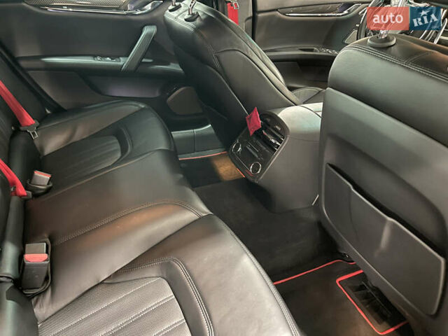 Черный Мазерати Кватропорте, объемом двигателя 3.8 л и пробегом 69 тыс. км за 29700 $, фото 27 на Automoto.ua