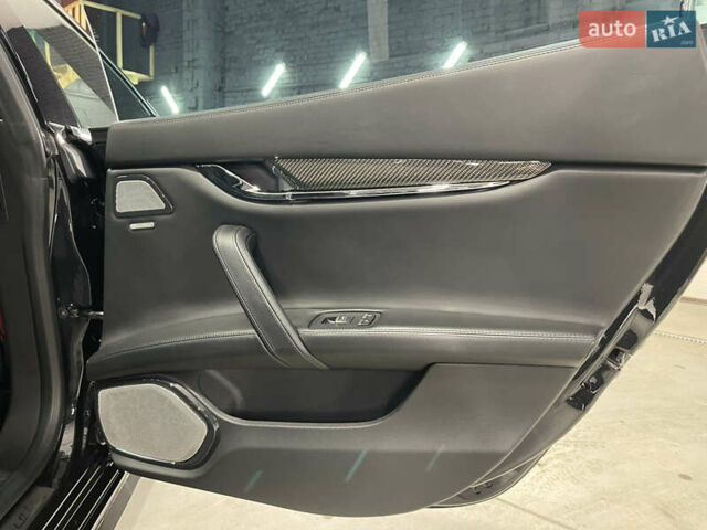 Черный Мазерати Кватропорте, объемом двигателя 3.8 л и пробегом 69 тыс. км за 29700 $, фото 25 на Automoto.ua