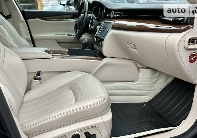 Чорний Мазераті Quattroporte, об'ємом двигуна 3.8 л та пробігом 55 тис. км за 49990 $, фото 15 на Automoto.ua