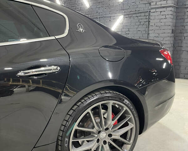 Черный Мазерати Кватропорте, объемом двигателя 3.8 л и пробегом 69 тыс. км за 29700 $, фото 18 на Automoto.ua