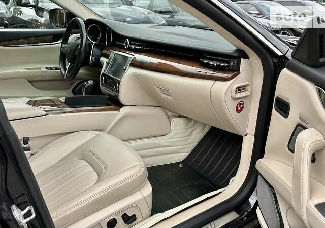 Чорний Мазераті Quattroporte, об'ємом двигуна 3.8 л та пробігом 55 тис. км за 49990 $, фото 11 на Automoto.ua