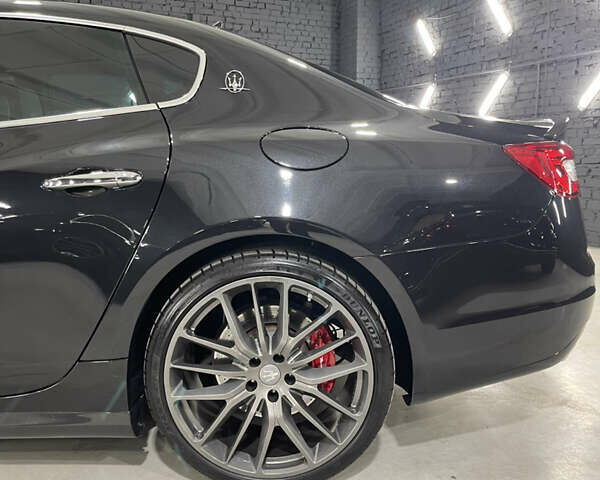 Черный Мазерати Кватропорте, объемом двигателя 3.8 л и пробегом 69 тыс. км за 29700 $, фото 16 на Automoto.ua