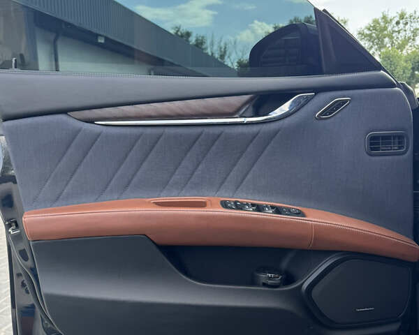 Чорний Мазераті Quattroporte, об'ємом двигуна 2.99 л та пробігом 89 тис. км за 32500 $, фото 15 на Automoto.ua