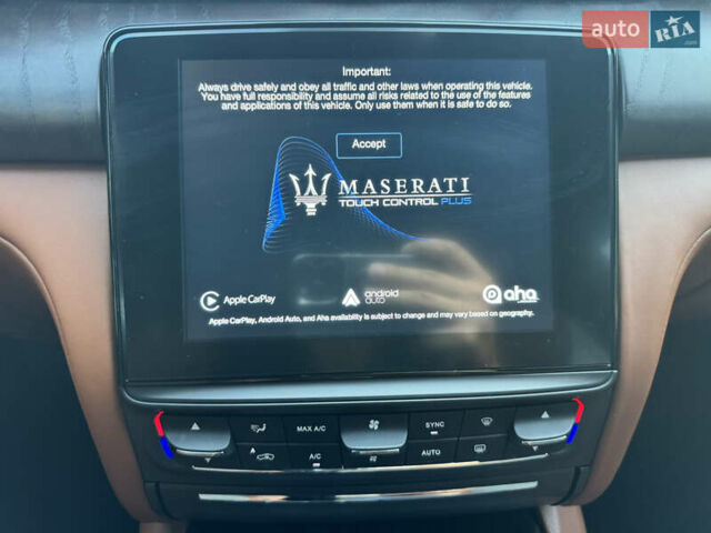 Чорний Мазераті Quattroporte, об'ємом двигуна 2.99 л та пробігом 89 тис. км за 32500 $, фото 41 на Automoto.ua