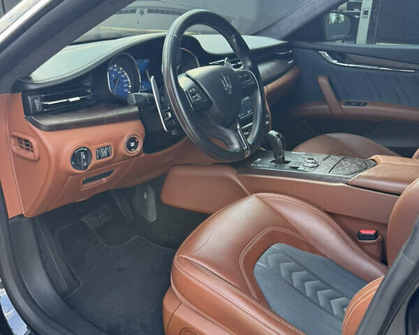 Чорний Мазераті Quattroporte, об'ємом двигуна 2.99 л та пробігом 89 тис. км за 32500 $, фото 16 на Automoto.ua