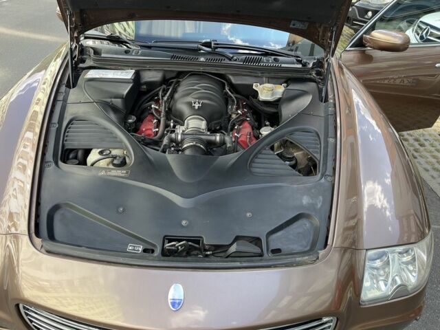 Коричневий Мазераті Quattroporte, об'ємом двигуна 0.42 л та пробігом 118 тис. км за 11500 $, фото 7 на Automoto.ua