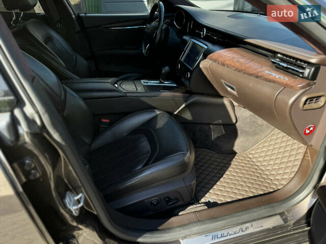 Коричневий Мазераті Quattroporte, об'ємом двигуна 3 л та пробігом 78 тис. км за 25000 $, фото 40 на Automoto.ua