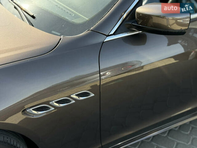 Коричневий Мазераті Quattroporte, об'ємом двигуна 3 л та пробігом 78 тис. км за 25000 $, фото 13 на Automoto.ua
