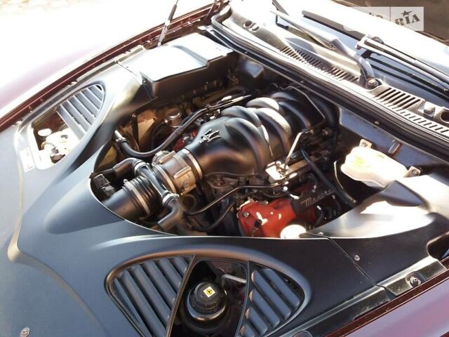 Червоний Мазераті Quattroporte, об'ємом двигуна 4.2 л та пробігом 115 тис. км за 22999 $, фото 10 на Automoto.ua