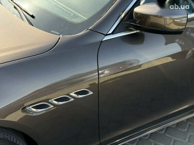 Мазераті Quattroporte 2013 у Вінниці на Automoto.ua Мазераті Quattroporte, об'ємом двигуна 3 л та пробігом 78 тис. км за 25000 $, фото 13 на Automoto.ua