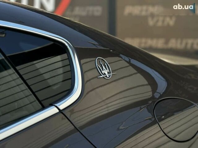 Мазераті Quattroporte 2013 у Вінниці на Automoto.ua Мазераті Quattroporte, об'ємом двигуна 3 л та пробігом 78 тис. км за 25000 $, фото 15 на Automoto.ua