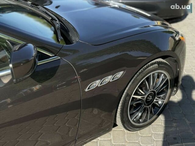 Мазераті Quattroporte 2013 у Вінниці на Automoto.ua Мазераті Quattroporte, об'ємом двигуна 3 л та пробігом 78 тис. км за 25000 $, фото 21 на Automoto.ua