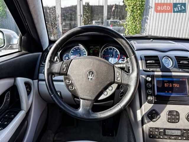 Сірий Мазераті Quattroporte, об'ємом двигуна 4.24 л та пробігом 115 тис. км за 9999 $, фото 17 на Automoto.ua
