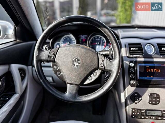 Сірий Мазераті Quattroporte, об'ємом двигуна 4.24 л та пробігом 115 тис. км за 9999 $, фото 22 на Automoto.ua