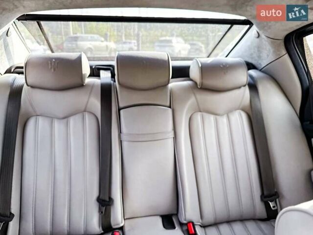 Сірий Мазераті Quattroporte, об'ємом двигуна 4.24 л та пробігом 115 тис. км за 9999 $, фото 14 на Automoto.ua