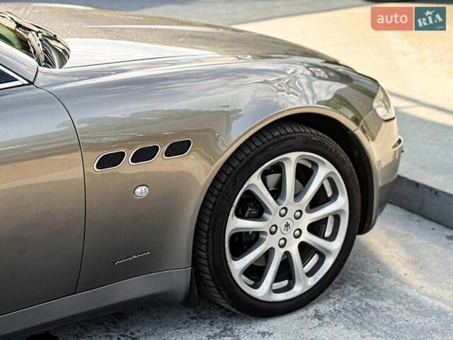 Сірий Мазераті Quattroporte, об'ємом двигуна 4.24 л та пробігом 115 тис. км за 9999 $, фото 10 на Automoto.ua