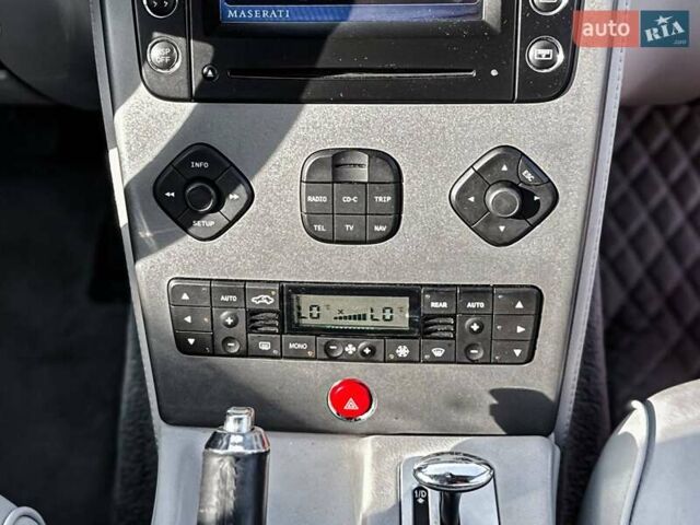 Сірий Мазераті Quattroporte, об'ємом двигуна 4.24 л та пробігом 115 тис. км за 9999 $, фото 18 на Automoto.ua