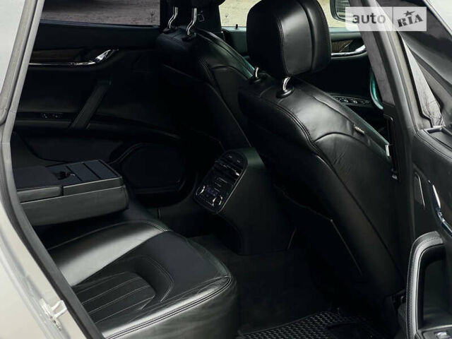 Сірий Мазераті Quattroporte, об'ємом двигуна 3 л та пробігом 165 тис. км за 26900 $, фото 15 на Automoto.ua