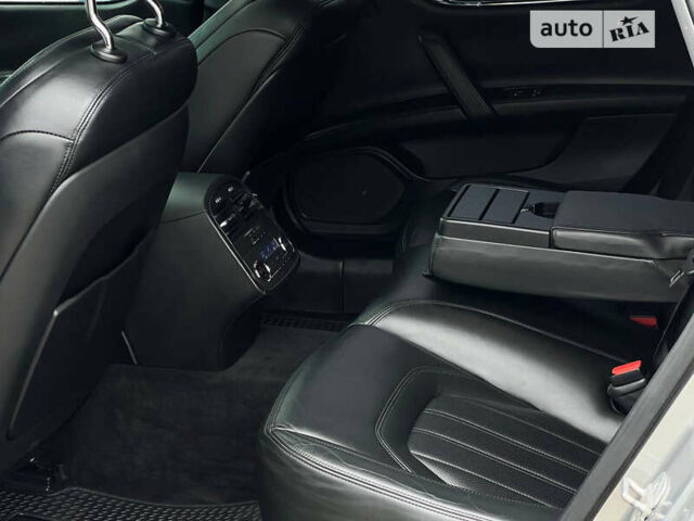 Сірий Мазераті Quattroporte, об'ємом двигуна 3 л та пробігом 165 тис. км за 26900 $, фото 14 на Automoto.ua