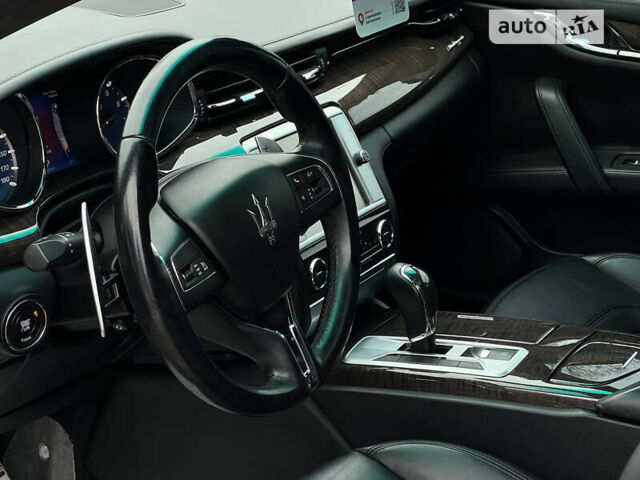 Сірий Мазераті Quattroporte, об'ємом двигуна 3 л та пробігом 165 тис. км за 26900 $, фото 9 на Automoto.ua