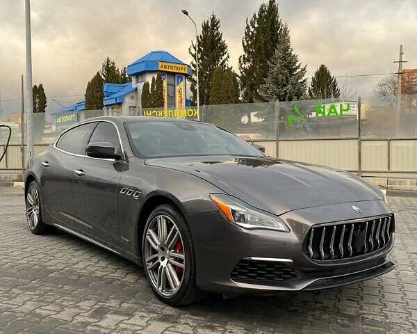 Серый Мазерати Кватропорте, объемом двигателя 2.98 л и пробегом 96 тыс. км за 42390 $, фото 1 на Automoto.ua