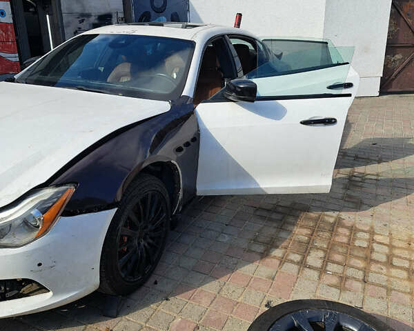 Синий Мазерати Кватропорте, объемом двигателя 2.98 л и пробегом 147 тыс. км за 14000 $, фото 2 на Automoto.ua