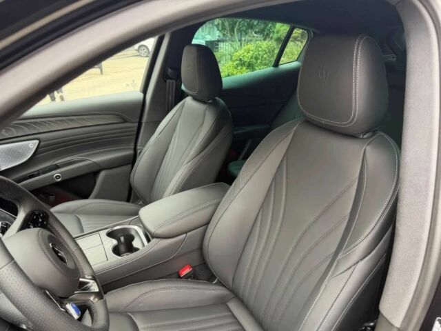 Черный Мазерати Другая, объемом двигателя 0 л и пробегом 2 тыс. км за 28900 $, фото 5 на Automoto.ua