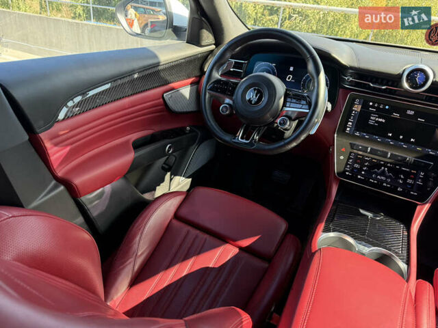 Білий Мазераті Grecale, об'ємом двигуна 2 л та пробігом 13 тис. км за 63000 $, фото 13 на Automoto.ua