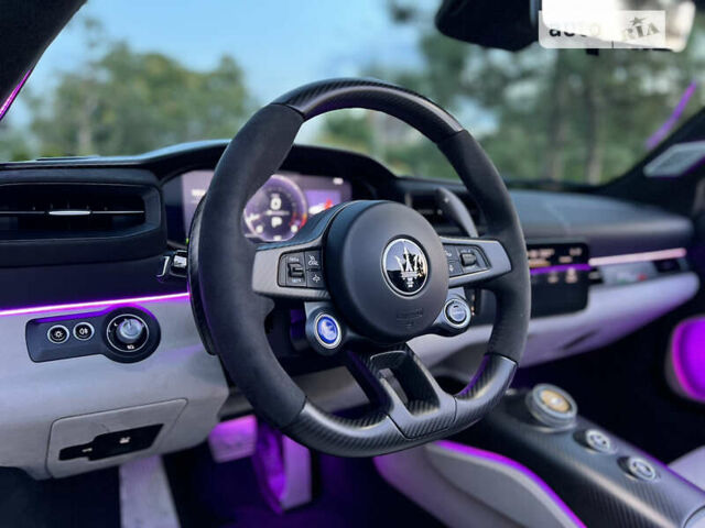 Красный Мазерати MC 20, объемом двигателя 3 л и пробегом 1 тыс. км за 360000 $, фото 62 на Automoto.ua