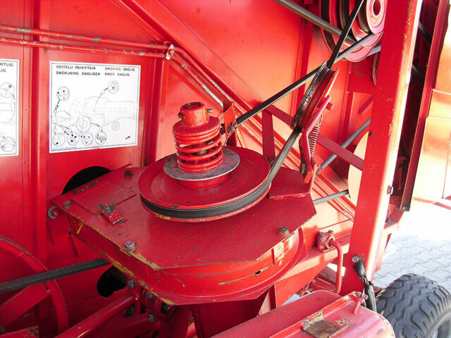 Красный Массей Фергюсон 330, объемом двигателя 0 л и пробегом 0 тыс. км за 20370 $, фото 13 на Automoto.ua